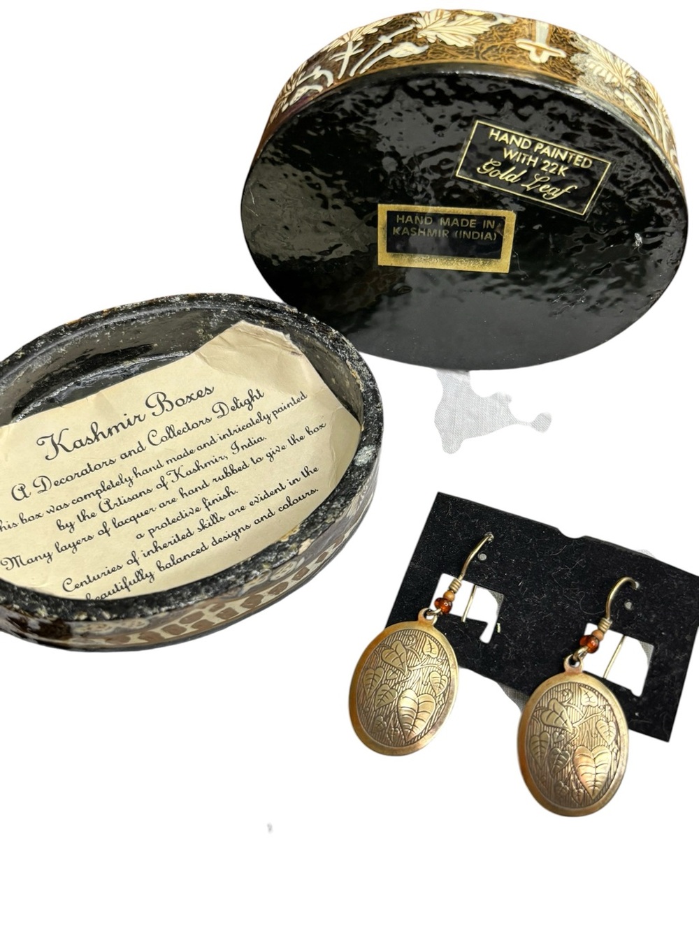 Vintage Kashmir India Hand Painted Trinket Box + Vintage Brass Etched earrings - Picture 5 of 9